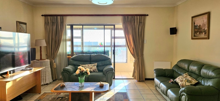 2 Bedroom Property for Sale in De Kelders Western Cape